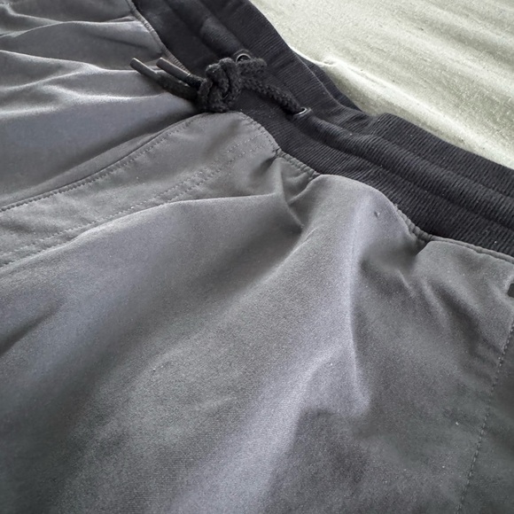 Under Armour Gym Shorts - Picture 4 of 6